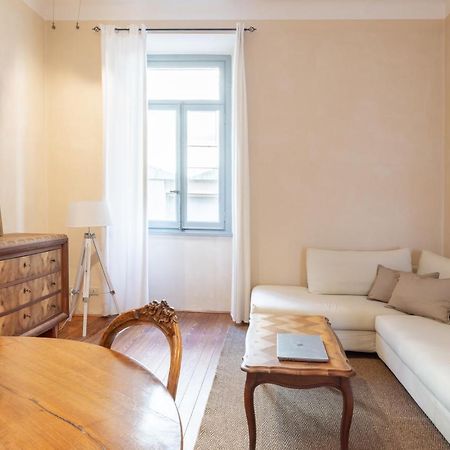 Suite Cavour By Icasamia It Varese Bagian luar foto